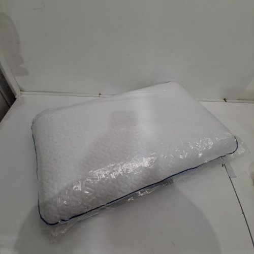 FRESH & COOL GEL MEMORY FOAM PILLOW - 18'' X 28'' - WHITE image 5