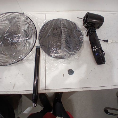 WESTINGHOUSE ADJUSTABLE HEIGHT OSCILLATING PEDESTAL FAN WITH REMOTE - 18" - BLACK/BLUE (MODEL: WSFSER18385) image 5