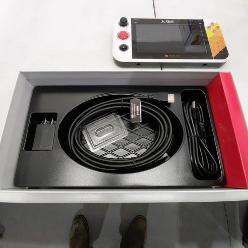 ATARI GAMESTATION GO - 200+ CONSOLE & ARCADE GAMES | 7" DISPLAY - WHITE - (MODEL: DGUNL-7208) image 4