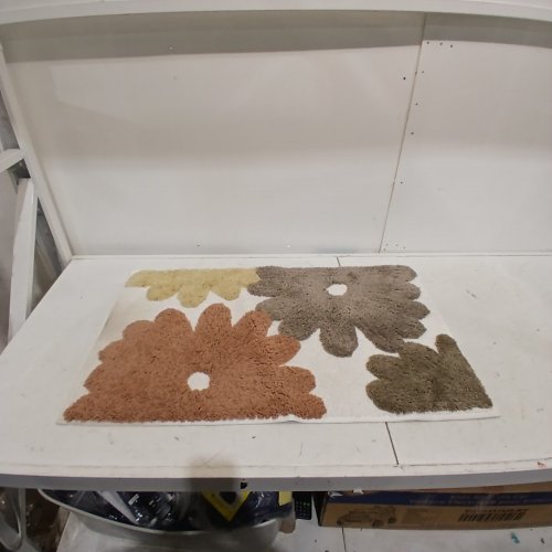 SAFDIE CARVED FLORAL NON-SLIP FLUFFY BATH MAT - 22" X 36" - NEUTRALS/BROWN (MODEL: 1990087) image 2
