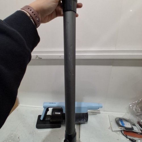 TINECO GO PET CYCLONE CORDLESS STICK VACUUM - LIGHT BLUE / BLACK image 6