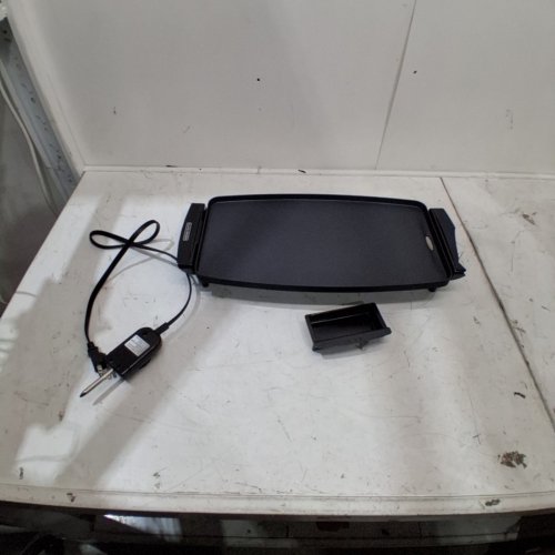 BLACK+DECKER ELECTRIC GRIDDLE WITH REMOVABLE TEMPERATURE PROBE, INDOOR GRILL, PANCAKE GRIDDLE - 21" X 9" - BLACK (MODEL: GD1810BC) image 3
