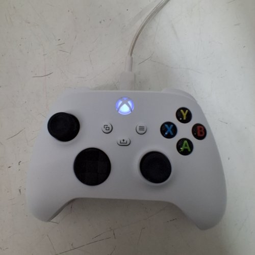 XBOX WIRELESS CONTROLLER - FOR XBOX SERIES X|S, XBOX ONE, AND WINDOWS 10 DEVICES - ROBOT WHITE (MODEL: 1914) image 2