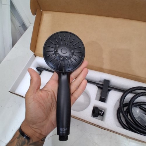 DELTA UNIVERSAL SHOWERING HAND SHOWER WITH SLIDE BAR - 1.75 GPM - 80 PSI - BLACK (51361-BL) image 4