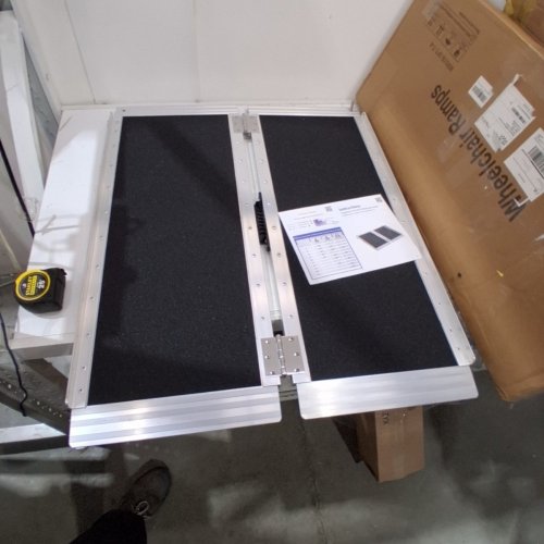 VNN PORTABLE WHEELCHAIR RAMP - 3FT - BLACK/MULTI image 2