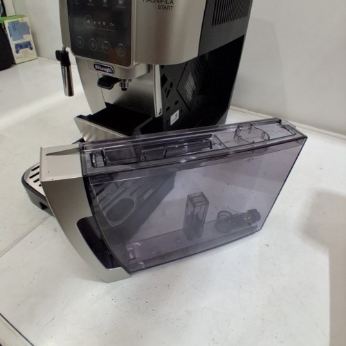 DELONGHI MAGNIFICA START AUTOMATIC ESPRESSO AND COFFEE MACHINE WITH MILK FROTHER FOR LATTE, CAPPUCCINO - BUILT IN GRINDER - SILVER (MODEL: ECAM22022SB) image 8