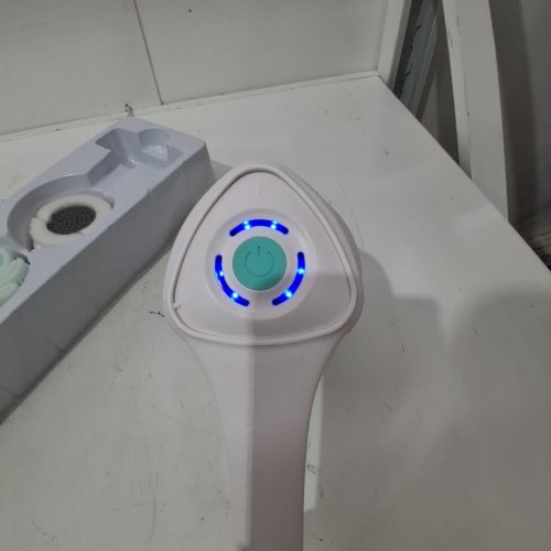 ELECTRIC BACK SCRUBBER WITH FIVE BODY BRUSH HEAD - GREEN/WHITE image 2