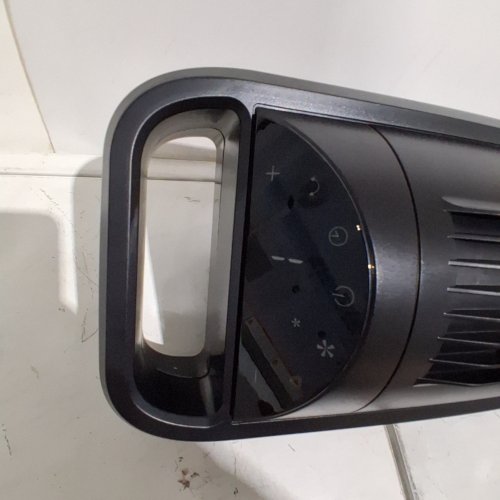 SEVILLE CLASSICS OSCILLATING TOWER FAN WITH TOUCH CONTROL AND TEMPERATURE SENSOR - BLACK (MODEL: EHF10266 / 1704090) image 2