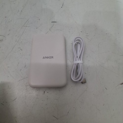 ANKER NANO ULTRA-SLIM MAGNETIC WIRELESS POWER BANK - 5000 MAH - 15W MAX - QI2 CERTIFIED - MAGSAFE COMPATIBLE - WHITE (MODEL: A1665) image 3