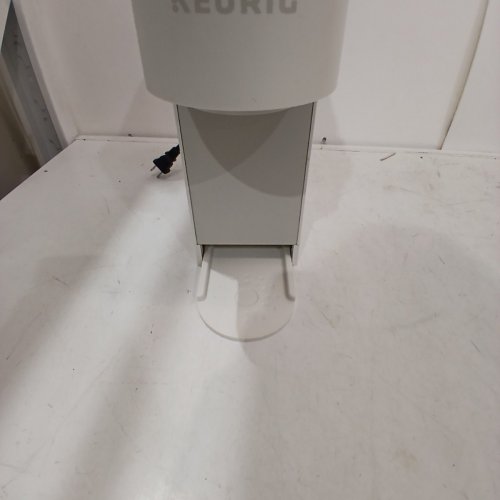 KEURIG K-MINI SINGLE SERVE COFFEE MAKER - 6 OZ - 12 OZ - CREAM - (MODEL: K-MINI K21) image 4