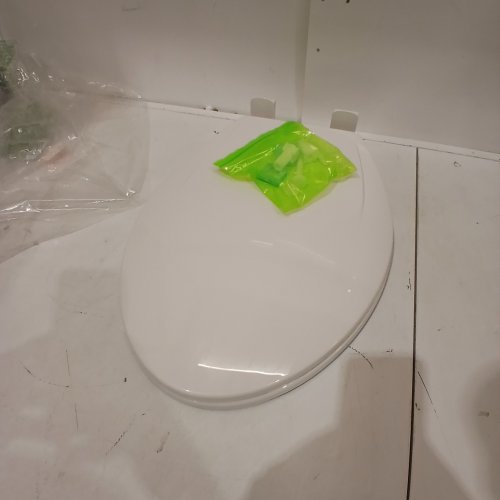 UNBRANDED ELONGATED TOILET SEAT - WHITE image 2