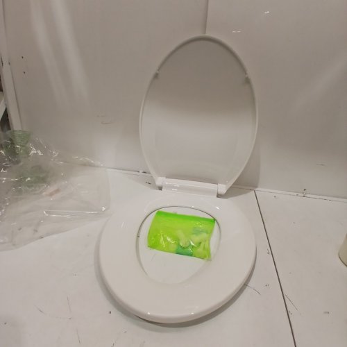 UNBRANDED ELONGATED TOILET SEAT - WHITE image 3