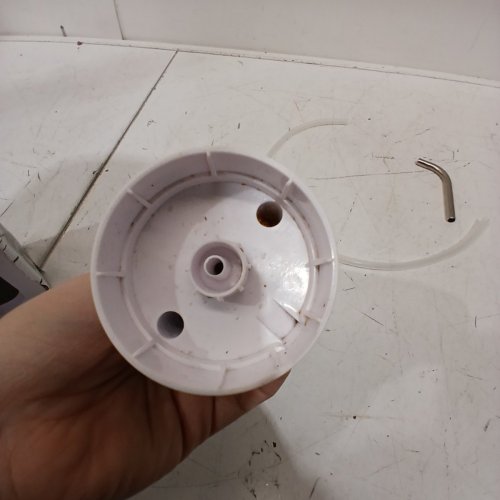 PORTABLE AUTOMATIC WATER PUMP - BLACK AND WHITE image 4
