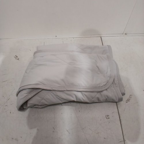 BELOW ZERO COOLING THROW BLANKET - 60" X 70" - HEATHER GREY (MODEL: 1991350) image 2