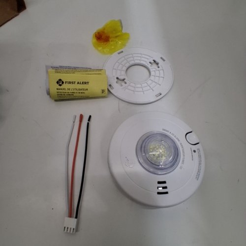 BRK FIRST ALERT HARDWIRED SMOKE AND CARBON MONOXIDE ALARM WITH LED STROBE - WHITE (MODEL: SMCO110LED-AC) image 3