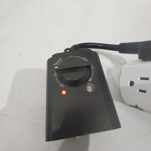BN-LINK OUTDOOR 24 HOUR WATER RESISTANT PHOTOELECTRIC COUNTDOWN TIMER - 125 V, 15A, 1875W - BLACK (MODEL: BNC-60/U218LX) image 2