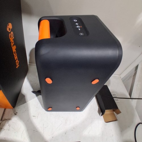 SKULLCANDY STOMP XL WIRELESS BLUETOOTH PARTY SPEAKER - INTEGRATED CARRY HANDLE​, IPX5 WATER RESISTANCE, 12-HOUR BATTERY LIFE - BLACK ORANGE (MODEL:2SKSK1851/4449801) image 7