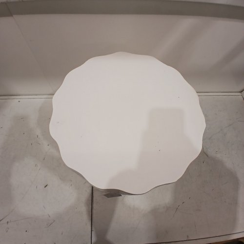 CONCRETE OUTDOOR SIDE TABLE - 15.35" X 15.35" X 18.11" - ANTIQUE WHITE image 3