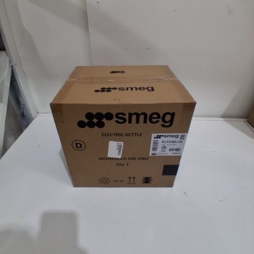 SMEG RETRO STYLE CORDLESS ELECTRIC KETTLE - 1.7L - BLACK (MODEL: KLF03BLUS) image 2