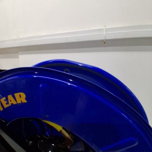 GOODYEAR RETRACTABLE AIR HOSE REEL- 3/8" X 50FT - MAX 300 PSI - BLUE\YELLOW image 3