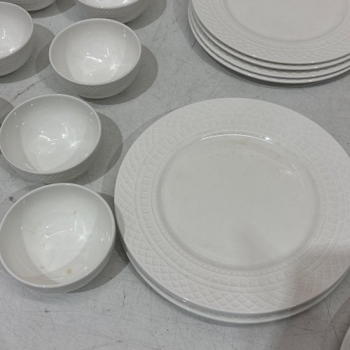 16PC MIKASA LOUIS BONE CHINA DINNERWARE SET, 8 appetizer BOWLS, 8 SALAD PLATES - WHITE (MODEL: 1775288) image 4