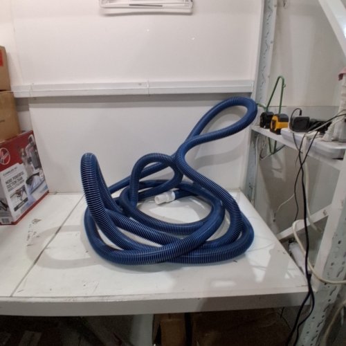AMAZON BASICS POOL HOSE - 30FT - BLUE/WHITE - (MODEL:AMZ624018) image 2