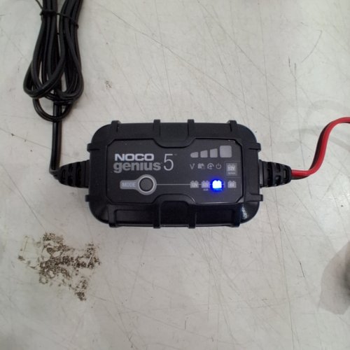NOCO GENIUS 5 FULLY AUTOMATIC SMART CHARGER, MAINTAINER AND BATTERY DESULFATOR WITH TEMPERATURE COMPENSATION - 6V /12V CHARGER (MODEL: GENIUS5) image 3