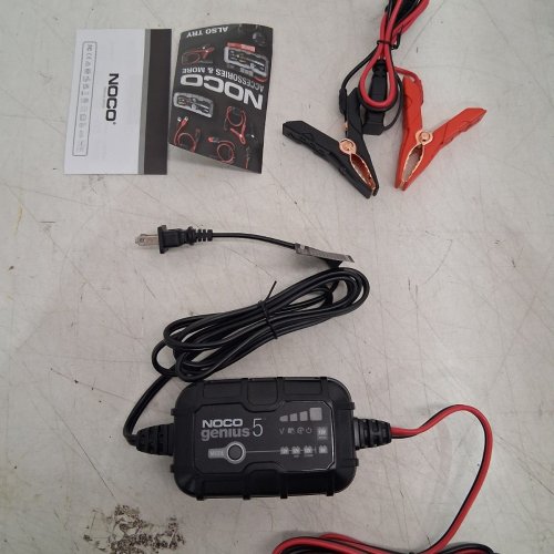 NOCO GENIUS 5 FULLY AUTOMATIC SMART CHARGER, MAINTAINER AND BATTERY DESULFATOR WITH TEMPERATURE COMPENSATION - 6V /12V CHARGER (MODEL: GENIUS5) image 4