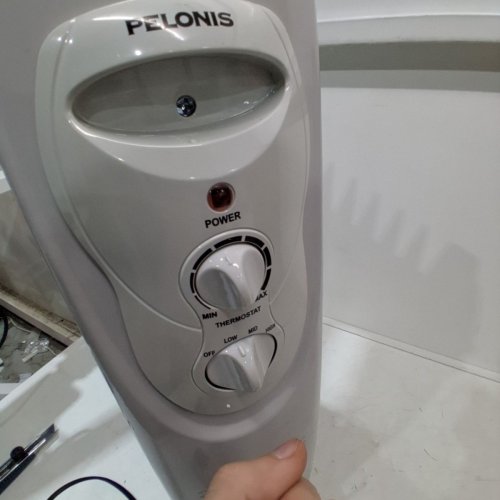 PELONIS PORTABLE ELECTRIC OIL FILLED RADIATOR WITH CASTOR WHEELS AND TIP OVER PROTECTION - 1500W - 120V - 250SQFT - WHITE (MODEL: PHO15A2AGW) image 3