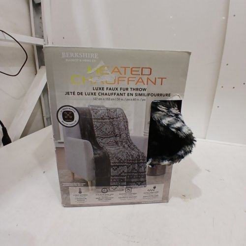 BERKSHIRE BLANKET & HOME CO. HEATED FAUX FUR THROW - 50" X 60" - BLACK (MODEL: 1796167) image 5