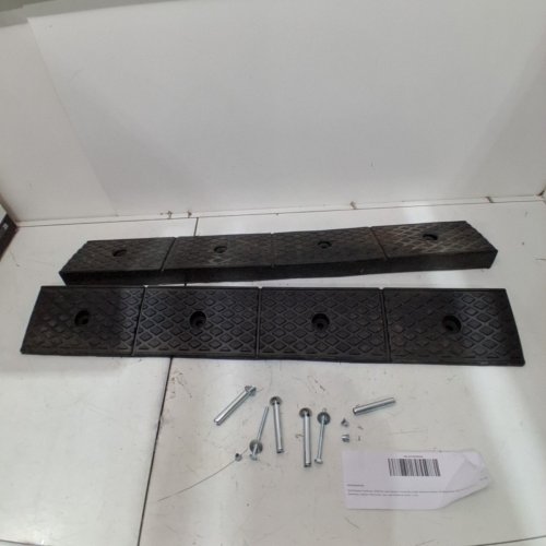 2PK VEVOR RUBBER CURB RAMP, 33069LBS LOAD CAPACITY - 38.6" HEIGHT - BLACK (MODEL: KR-17) image 3