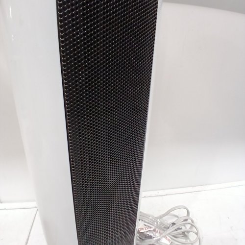 PELONIS PORTABLE VERTICAL AND HORIZONTAL CERAMIC SPACE HEATER - 21.69" - 1500W - SILVER/BLACK - (MODEL: NTH15-17BRA) image 4