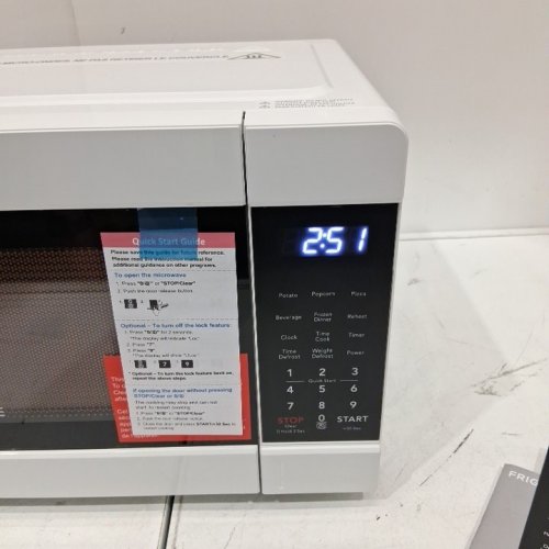 FRIGIDAIRE 900W POWERFUL COUNTERTOP MICROWAVE - 0.9 CU. FT. - WHITE (MODEL: EMW953-B-WHITE) image 4