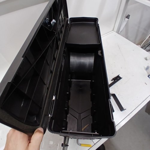 UNDERCOVER SWINGCASE TRUCK BED DRIVERS SIDE STORAGE BOX FOR 2019 - 2023 CHEVROLET SILVERADO/ 2019 - 2023 GMC SIERRA - BLACK (MODEL: SC104D) image 4