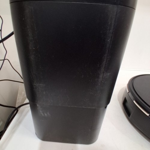ROOMBA 105 ROBOT VACUUM WITH AUTOEMPTY DOCK - BLACK (MODEL: Q352020) image 4