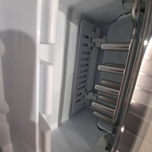 FRIGIDAIRE COMPACT COUNTERTOP ELECTRIC ICE MAKER - MAKES 26LBS OF ICE/DAY - SILVER (MODEL: EFIC189-B-SILVER) image 6