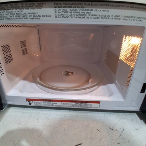 CHEFMAN COUNTERTOP MICROWAVE OVEN - 0.7 CU.FT. - BLACK (MODEL: RJ55-7-V2-CA) image 4