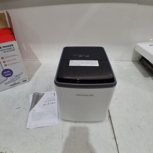 FRIGIDAIRE COUNTERTOP BULLET SHAPED CUBE ICE MAKER MAKES 26 LBS IN 24HRS - WHITE (MODEL: EFIC513-WHITE) image 3