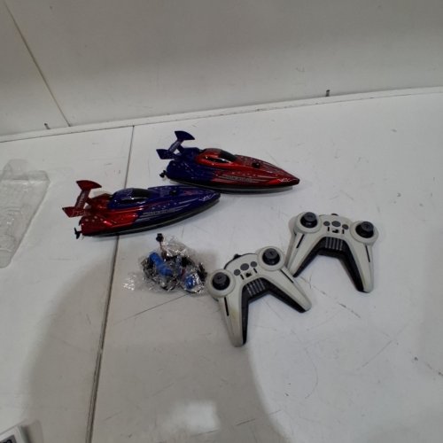 2PK JOI MEW REMOTE CONTROL BOAT FOR KIDS - 2.4GHZ - RED/BLUE image 2