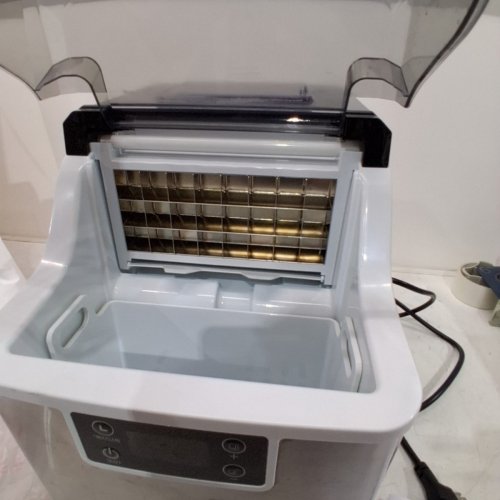 COUNTERTOP ICE MAKER WITH ICE SCOOP AND BASKET - 24 CUBES - 45LBS - SILVER (MODEL: HZB-20AF/S) image 4