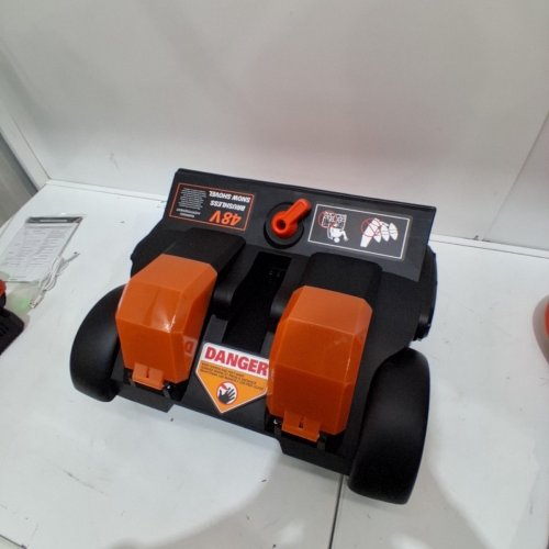 VOLTASK CORDLESS CORDLESS SNOW BLOWER WITH 2 BATTERIES & CHARGER - 16" - 48V - BLACK/ORANGE (MODEL: CSS004-160OR-CAVK/CSS004-160) image 3