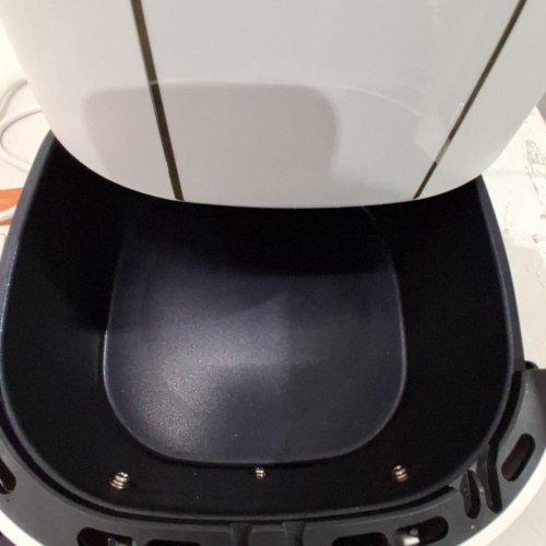 BEAUTIFUL DIGITAL AIR FRYER WITH TOUCH-ACTIVATED DISPLAY - 3 QT - WHITE ICING (MODEL: EK-30Z131) image 6