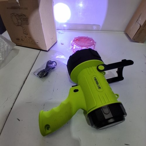 YIERBLUE RECHARGEABLE SPOTLIGHTWITH RED LIGHT COVER - GREEN AND BLACK image 3