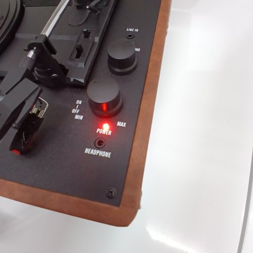 VICTROLA "THE JOURNEY" VINTAGE 3-SPEED BLUETOOTH SUITCASE TURNTABLE WITH SPEAKERS - COGNAC BROWN / BLACK (MODEL: VSC-550BT-CG) image 2