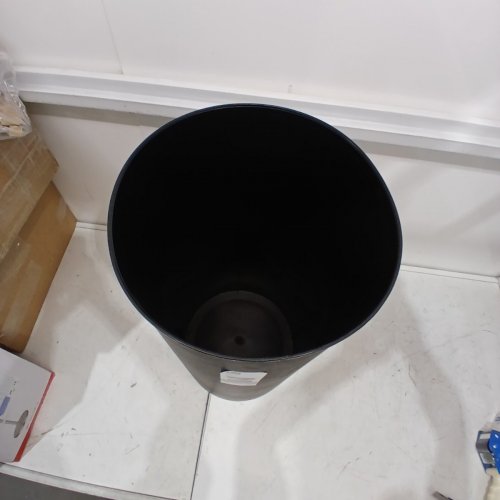 UMBRA VENTO OPEN TOP TRASH CAN - 30" - 16.5 GAL/62L - BLACK (MODEL: 1013048-047-REM) image 4