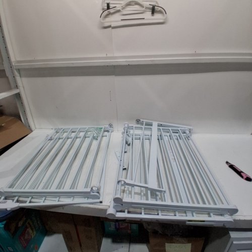 REGALO SUPER WIDE ADJUSTABLE BABY GATE AND PLAY YARD 2 -N-1 BONUS KIT - 28" X 130" - WHITE (MODEL: 1340 DS) image 2