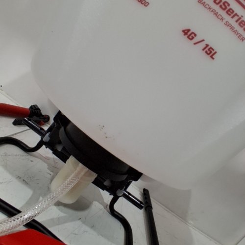 CHAPIN PROFESSIONAL BACKPACK POLY SPRAYER - 4 GALLON (M#:61800) image 3