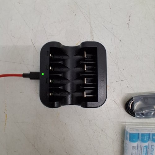5PC RECHARGEABLE AA BATTERIES WITH 4-SLOT SMART CHARGER - 1.5 V - BLACK image 2