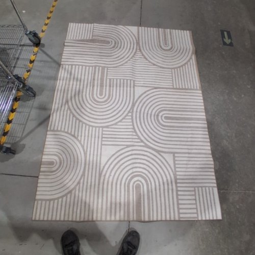 NON-SLIP GEOMETRIC AREA RUG - 7FT X 5FT - BEIGE/GREY image 4