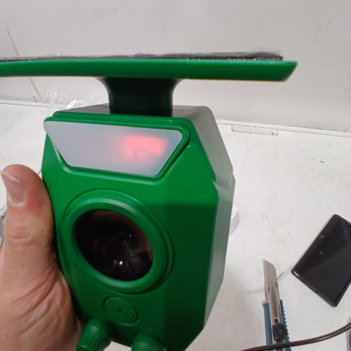 3FREE OUTDOOR ULTRASONIC WATERPROOF SOLAR POWERED ANIMAL REPELLER - GREEN image 2